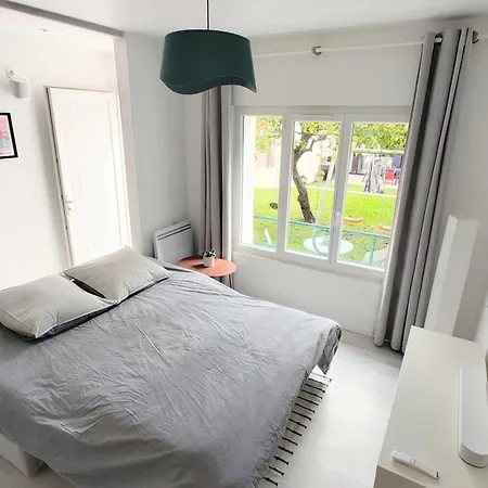 Studio Avec Jardin Entre Paris Versailles Et Gares Chaville Exterior photo